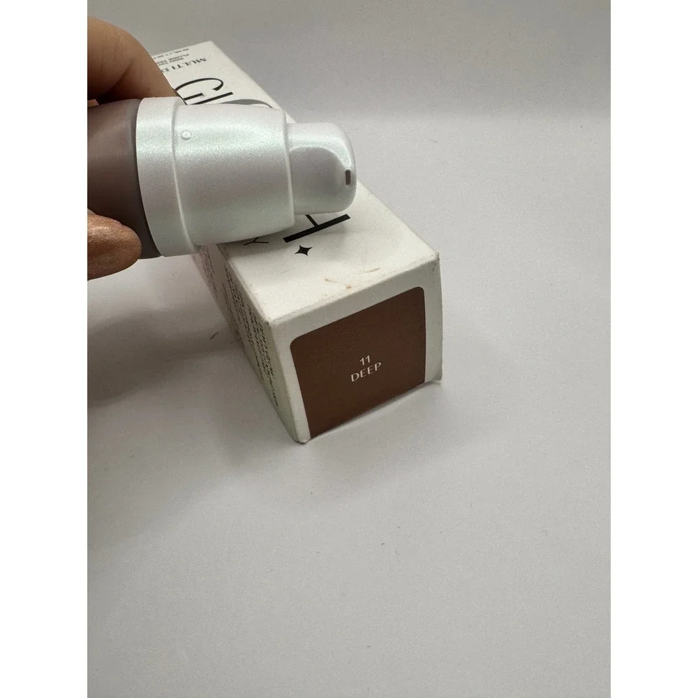 Huda Beauty GloWish Multidew Skin Tint 11 Deep NEW
